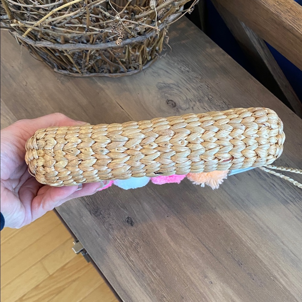 Pom Pom Straw Clutch - Picture 4 of 5